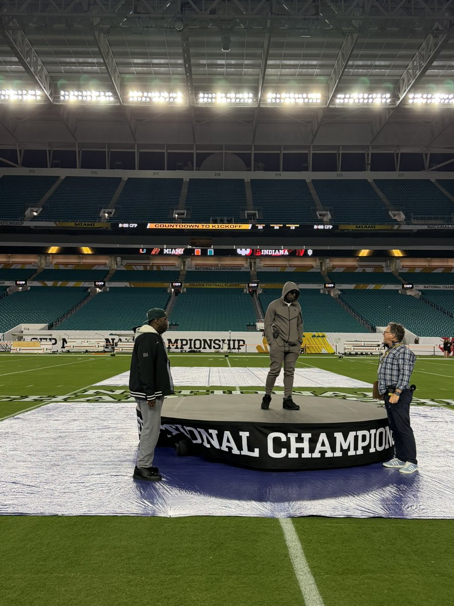 adamblackstone's tweet image. TONIGHT we crown a #champion  @CFBPlayoff !!!

But before the game check out the vocal magic of #JamalRoberts ! We got something special for yaw with this years ANTHEM! 

#BBE #CFBPlayoff