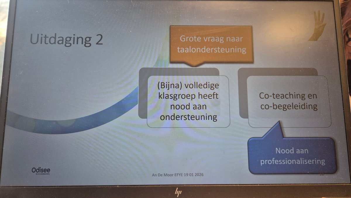 AnDeMoor's tweet photo. De interessante #EFYE-studiedag toonde de grote impact vd modernisering vh secundair onderwijs aan op het hoger onderwijs en op de #graduaten in het bijzonder evenals de belangrijke rol v. #taalcompetentie, cf. mijn sessie samen met @KirstenFivez (UA).
https://t.co/kAALtHjsY1 https://t.co/FSZ5ogg4mA
