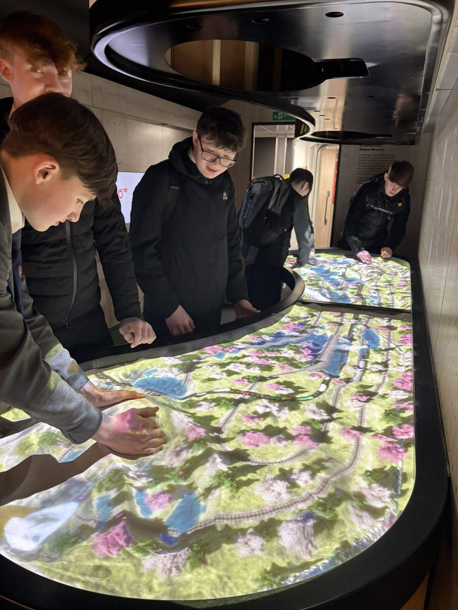 deanerycareers tweet media