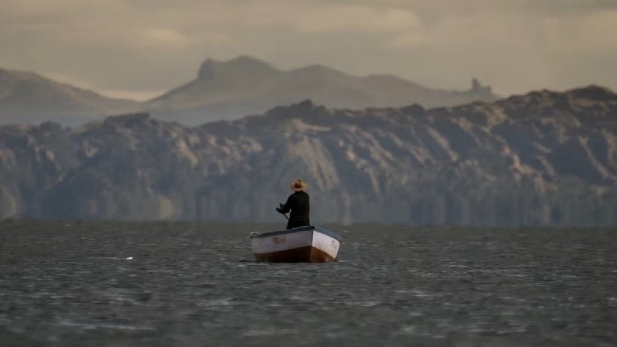 DanteBobadilla's tweet image. Está tan bueno el artículo de Erick Flores que lo voy a pegar acá completo:

El último 09 de enero, en las salas de cine del Perú, se estrenó la película documental “Uyariy”, término quechua que significa: “escuchar”. El documental se basa en los hechos violentos ocurridos en el…