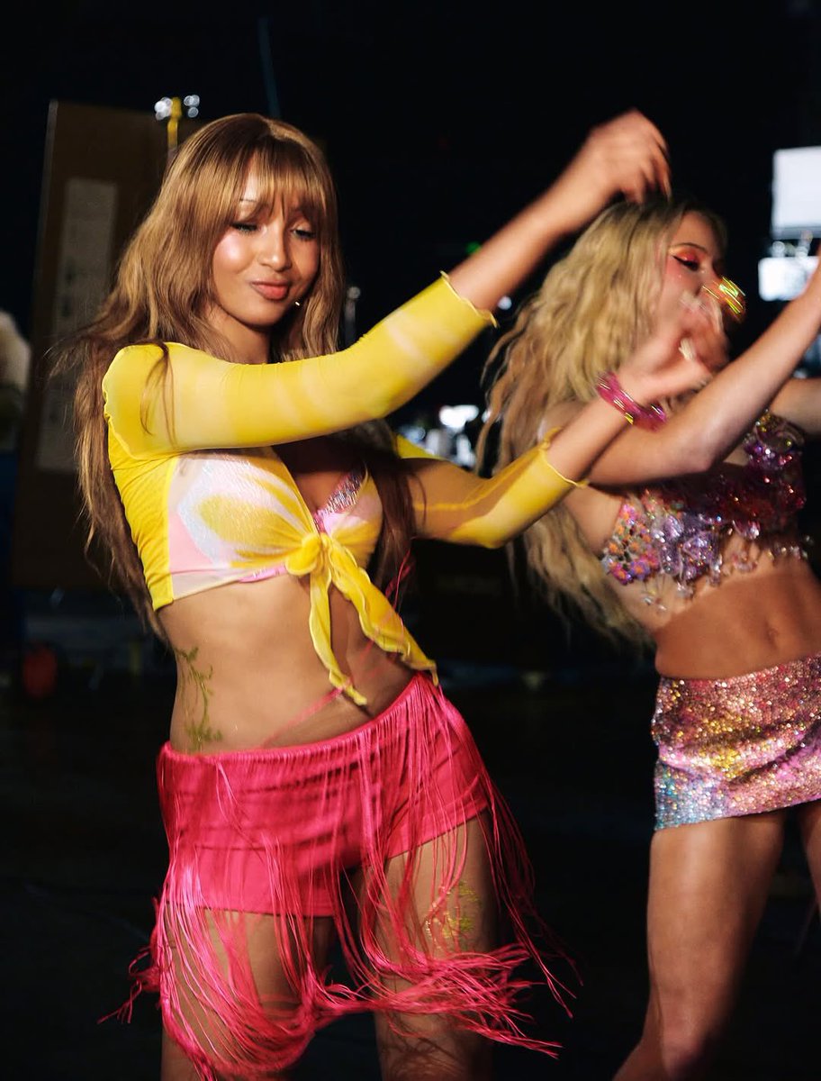 pantheressluv's tweet image. literally escaped from a barbie movie cuz what