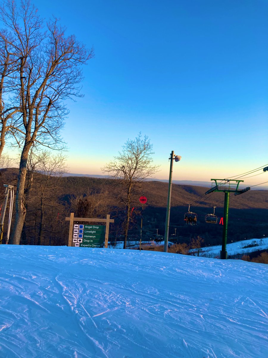 Last_Siren's tweet photo. 今年の初滑り〜🏂🍻 https://t.co/ZiAPqw9MGt