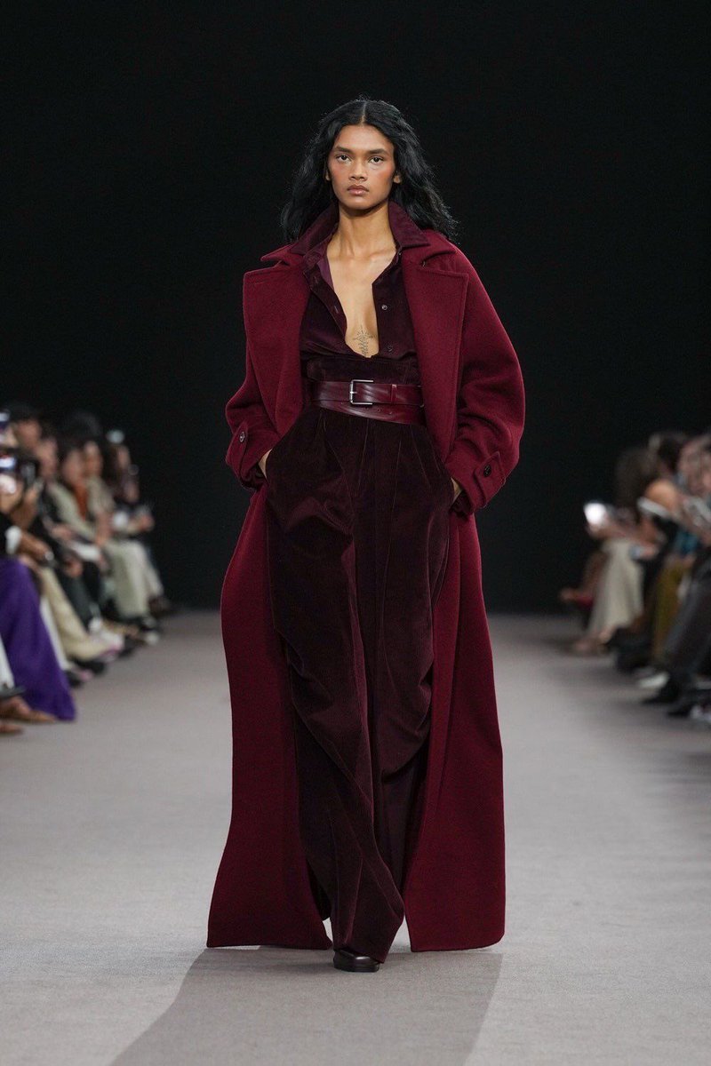 DvilCouture's tweet image. Max Mara Fall Winter 2025 Rtw