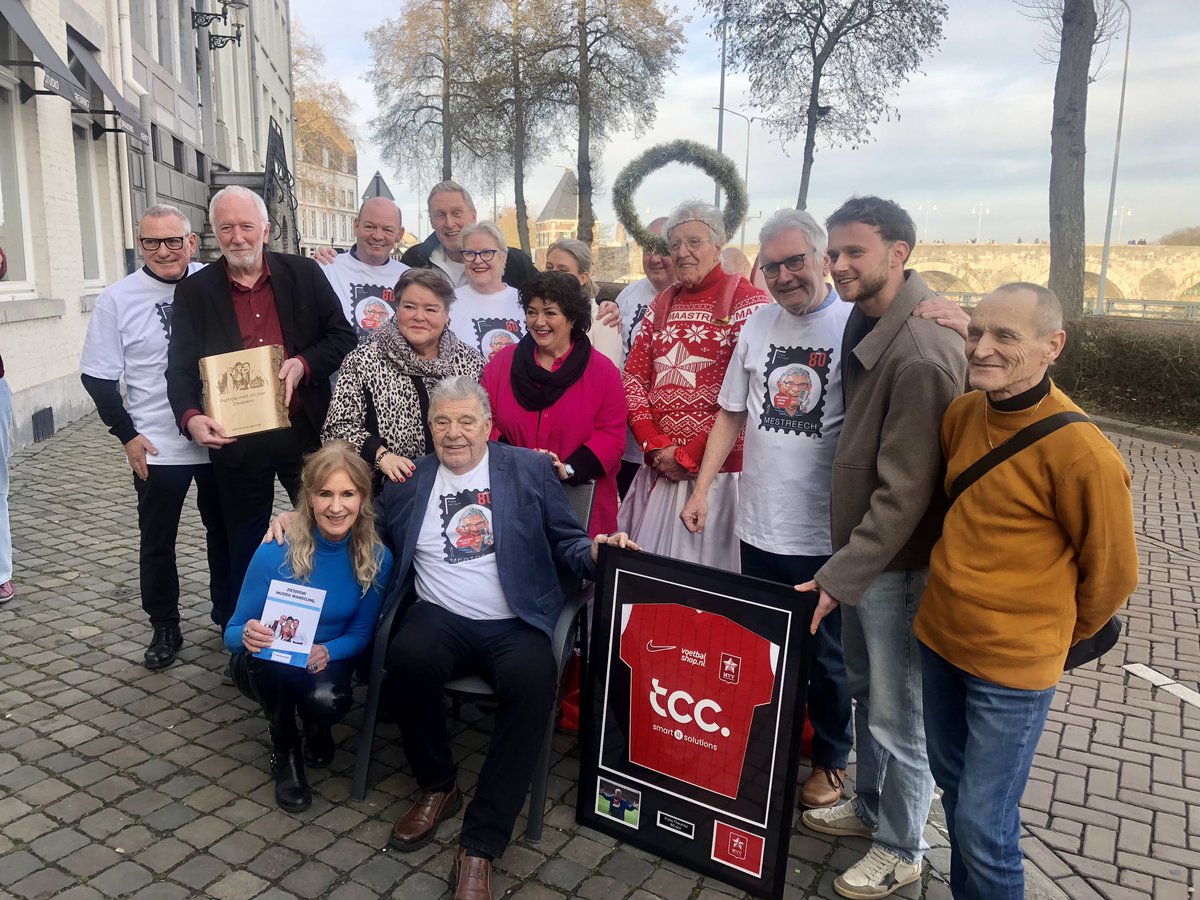 Vandaag werd Frans Theunisz door Stg. Aw Sjevraoje in de picture gezet ivm zijn aankomende 80ste verjaardag en dat in t bijzijn van tal van Prominente Maastrichtse Artiesten. Morgen een Speciaal hierover tussen 10:00 en 11:00 uur bii Roger