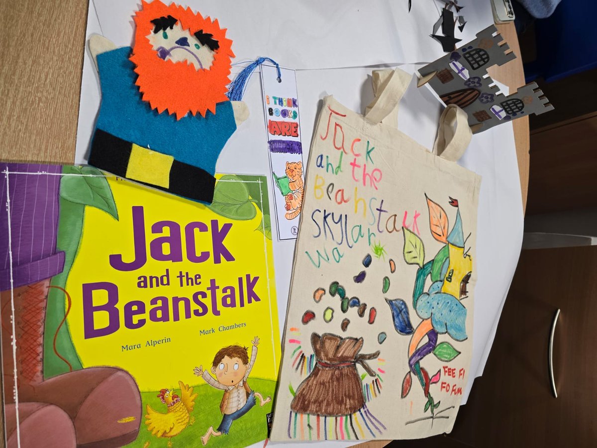 Rotherhamcreat2's tweet photo. A great morning @SwintonQueen EYFS children and their families brought the book, Jack and The Beanstalk, to life. We designed and created storytelling props to help retell this lovely story. Amazing work by all the families who joined us today. #fabulousfamilies #learningtogether https://t.co/mKmyUSm04G