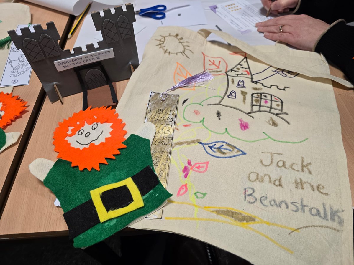 Rotherhamcreat2's tweet photo. A great morning @SwintonQueen EYFS children and their families brought the book, Jack and The Beanstalk, to life. We designed and created storytelling props to help retell this lovely story. Amazing work by all the families who joined us today. #fabulousfamilies #learningtogether https://t.co/mKmyUSm04G