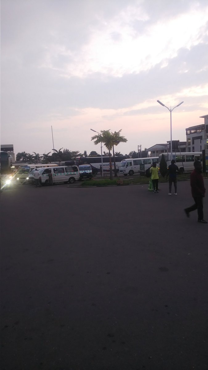 KariwaboA's tweet photo. Banyakubahwa @RubavuDistrict @RURA_RWANDA mwadufashya kubiciro byimodoka zikora #musanze #rubavu abashoferi #batwegerane bahindura ibiciro uko bishakiye #urugero iyo bigeze #6pm usanga kuva muri gare ya #Rubavu kugera #mahoko Ari #1000rwf @oswaki @Annemwiza @SamKarenzi https://t.co/3Kmx4Lzfhg
