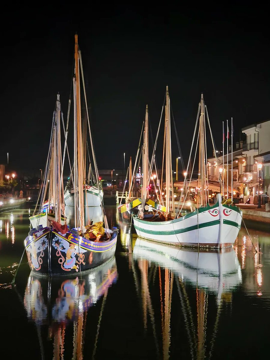ERTourism's tweet image. The Canal Harbour of Cesenatico is not just a place, it is a living masterpiece ⛵️

Ph. romy_corrao
#inEmiliaRomagna #VisitRomagna #VisitCesenatico