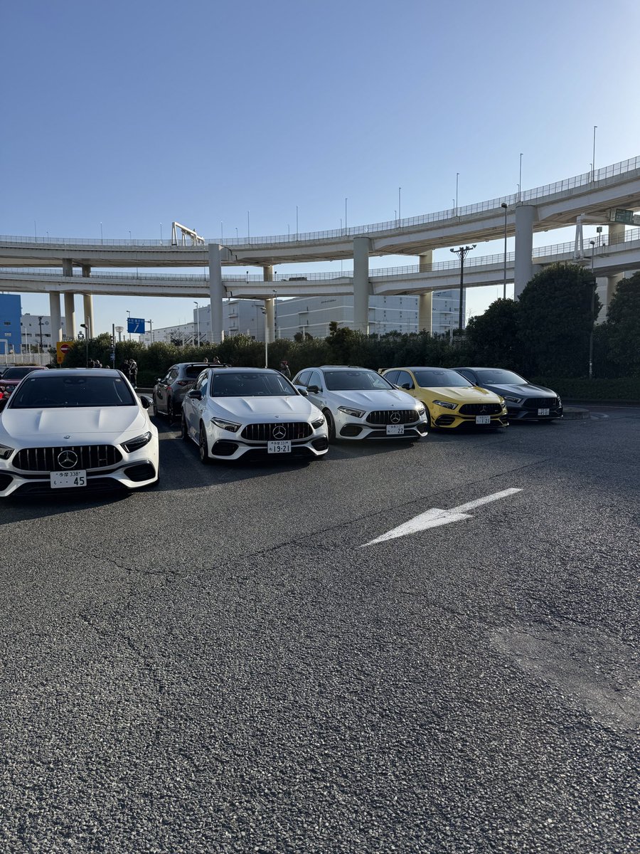 umi_a45s's tweet photo. 色んなカスタムやサーキットのお話聞けて最高に楽しかった！
さすがに20台以上集まると圧巻‼️ https://t.co/iSbdPit1Vy
