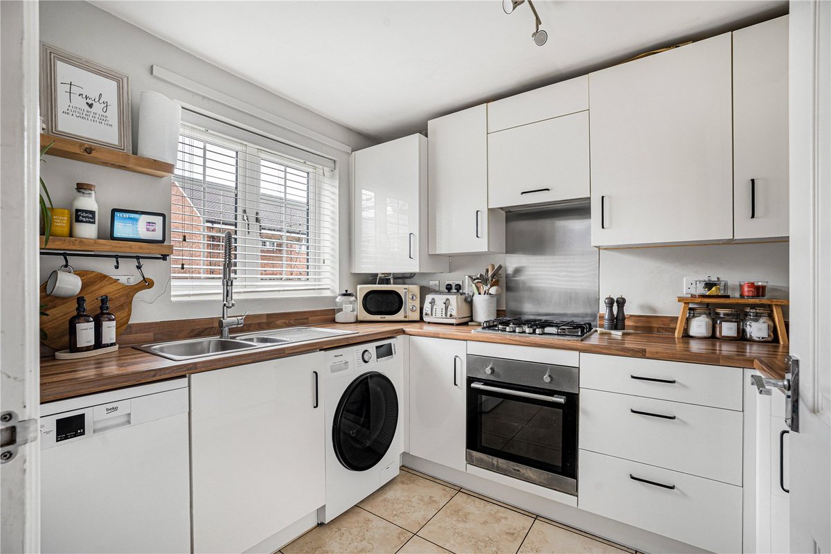 BourneAgents's tweet image. 📍 ALTON

🏡 FOR SALE - An immaculate end of terrace home, beautifully presented and ready to move into, located on a popular development in Four Marks.

🔑 £365,000

🌐 bourneestateagents.com/property/Alton…
📞 01420 541454

.
.

#UKproperty #alton #hampshire #forsale #EstateAgents