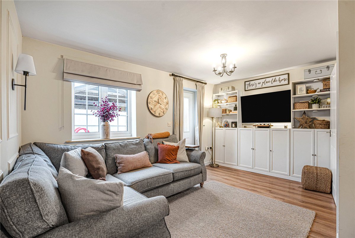 BourneAgents's tweet image. 📍 ALTON

🏡 FOR SALE - An immaculate end of terrace home, beautifully presented and ready to move into, located on a popular development in Four Marks.

🔑 £365,000

🌐 bourneestateagents.com/property/Alton…
📞 01420 541454

.
.

#UKproperty #alton #hampshire #forsale #EstateAgents