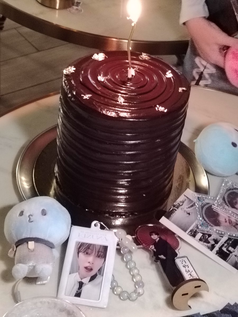 jadeonyxsss's tweet photo. And to Aica(Aika?) for the Matilda cake🩵🫶
#JunkiBenteOtsoPH #JO1PHProjects
#河野純喜 #JO1 @official_jo1 https://t.co/gs4kgbaSiw
