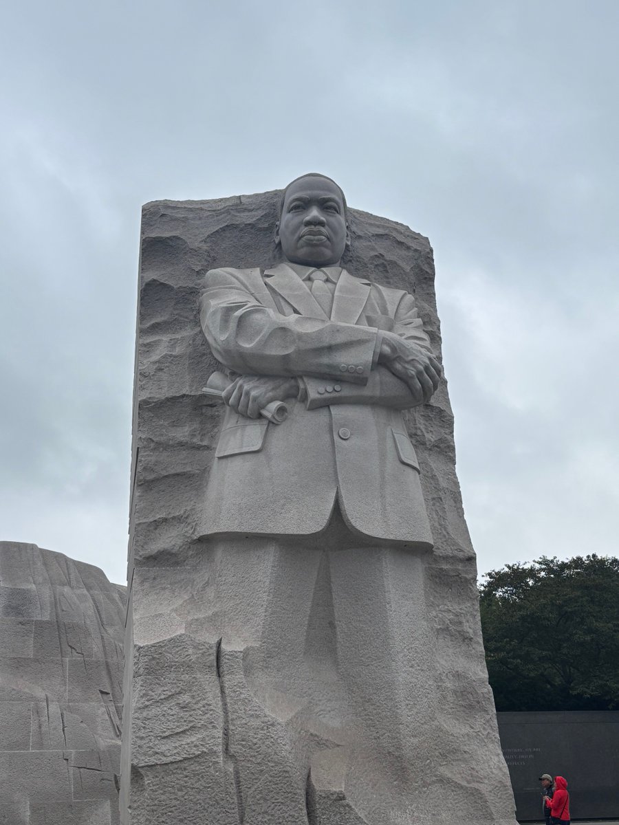 Chris Hahn tweet media