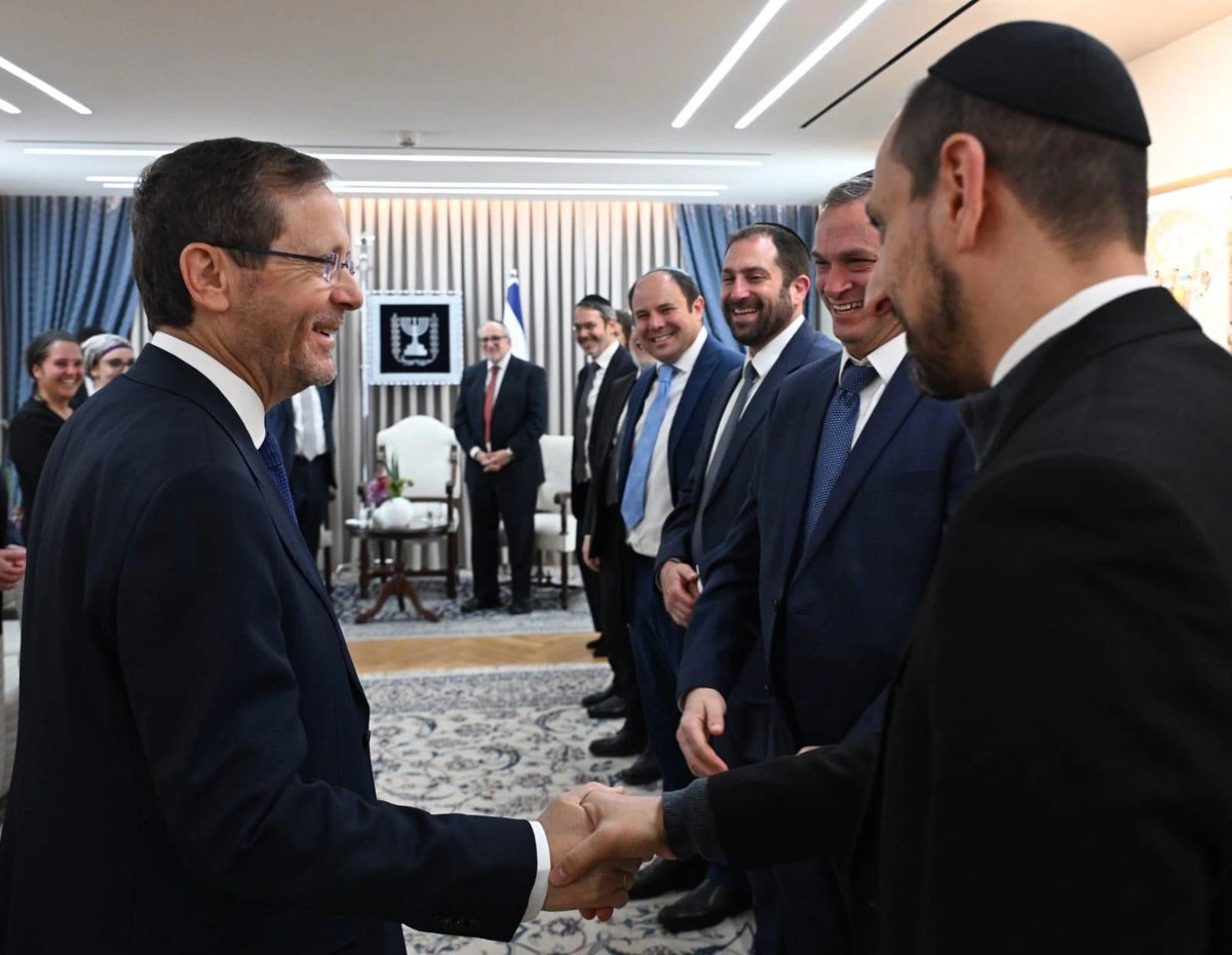 Noah Omri Levin tweet media