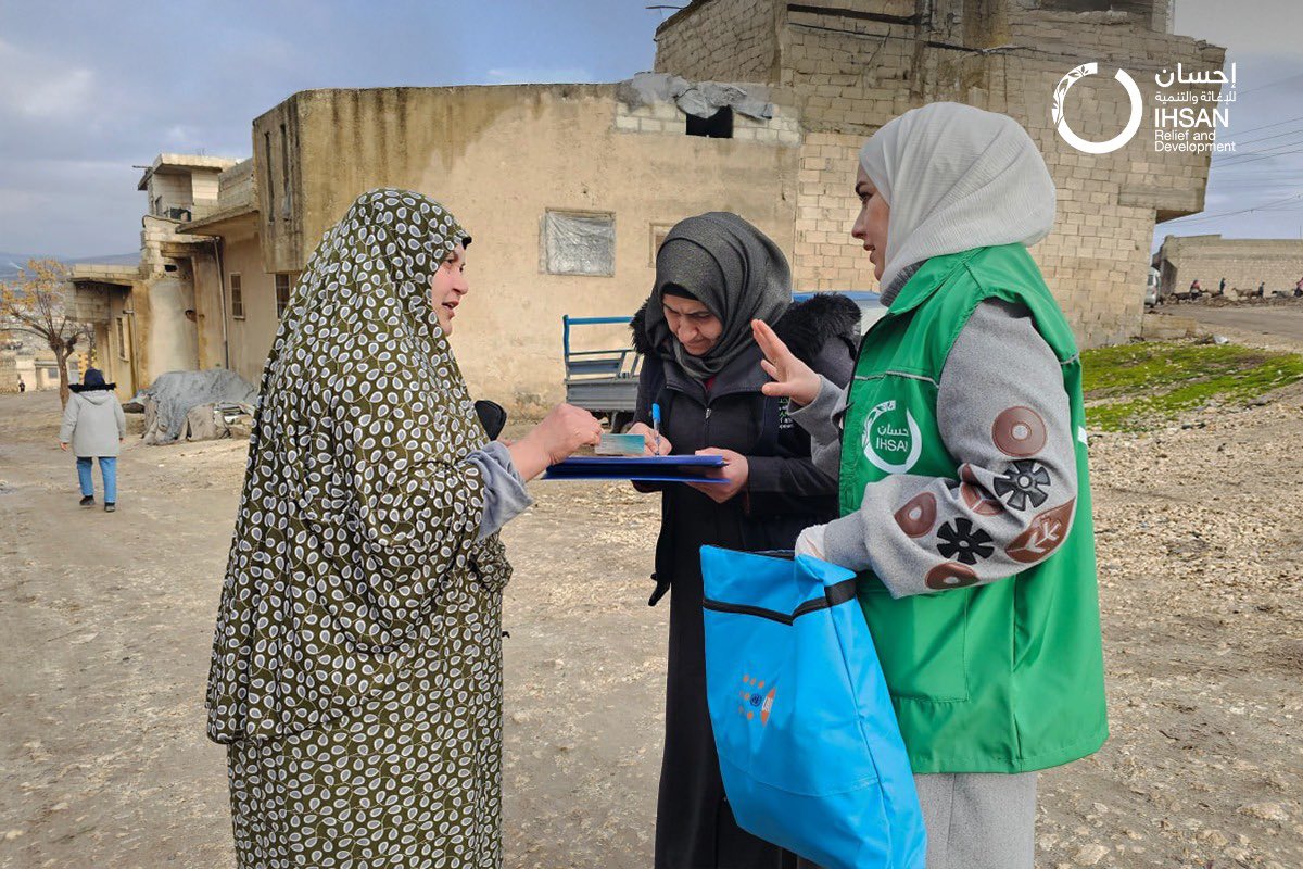 أكثر من 850 سلة دعم وصلت إلى الوافدين من مناطق #حلب في #عفرين وما حولها، بدعم من UNFPA، في استجابة واسعة تعكس سرعة الوصول، حجم الجهد، وأثراً مباشراً يلامس حياة مئات العائلات حيث الحاجة الفعلية.

#إحسان #سوريا #دمشق #سوريا_بدّا_ياك <a href="/UNFPA/">UNFPA</a> <a href="/SyriaUnfpa/">UNFPA Syria</a>