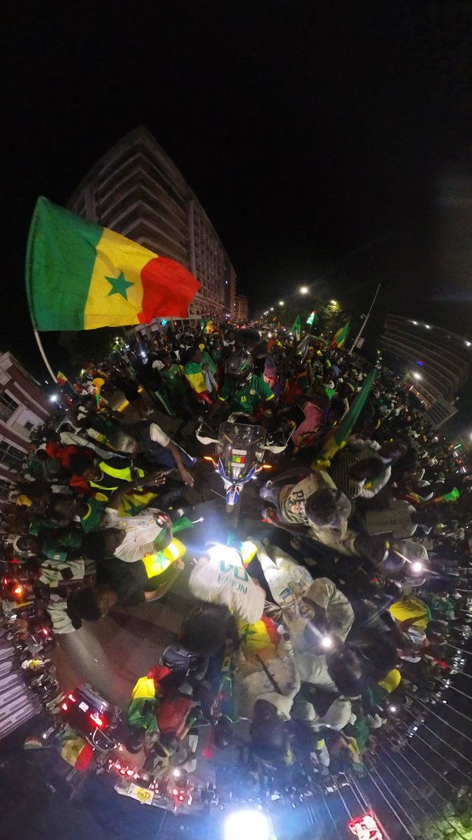 samakeTN's tweet photo. Place de l’indépendance 🇸🇳❤️ https://t.co/8gVgt9n89P