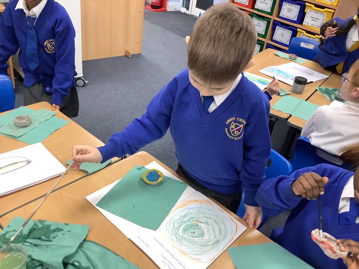 AbbeyPrimary's tweet photo. #Y1 #Multifaithweek… having great fun painting our diya lamps. Challenging ourselves to stick to our design. https://t.co/FtGANYp1Ue
