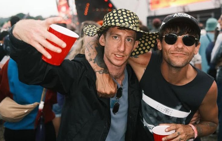 LouisWT91World's tweet image. 🗨️| “Massively — especially in terms of my attitude to life. Showing off is the worst thing you can do there. It’s a place where keeping your feet on the ground is essential. If you take yourself too seriously, you’re out. I learned that from a young age. I still have a lot of…