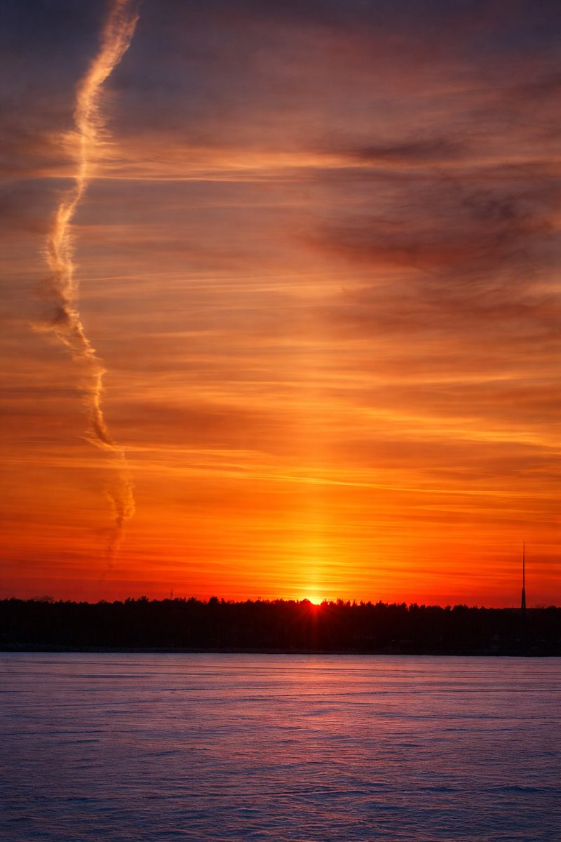 Saulrietā 19.01.2026 #janvāris2026 #photography #riga #latvia #lv #landscape #latvianature #baltic #visitlatvia #visitbaltic #travel #nature <a href="/MeteoLatvia/">Martins Bergšteins</a> <a href="/LVGMC_Meteo/">Meteo.lv</a>
<a href="/laikpstakli/">Ritvars Hāns</a> <a href="/meteolapa/">meteolapa.lv</a> <a href="/LatvianNature/">Linards Dedzis</a> <a href="/StarSpaceLV/">StarSpace Redaktors</a>