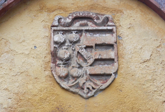 Después de la Toma de Granada por los #ReyesCatólicos, los monarcas concedieron la Tenencia del Generalife a don Gil Vázquez Rengifo, hijo del caballero abulense don Juan Vázquez Rengifo, que había caído en el campo del honor durante la guerra de Granada. 
La hija de don Gil,