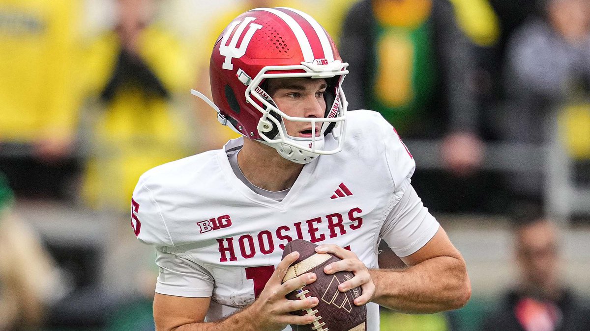 CFBNumbers's tweet photo. Highest PFF Pass Grade against quick pressure (pressure in under 2.5s)

1. Athan Kaliakmanis - 81.8
2. Fernando Mendoza - 78.7
3. Diego Pavia - 77.1 https://t.co/TwVvwDvCnh