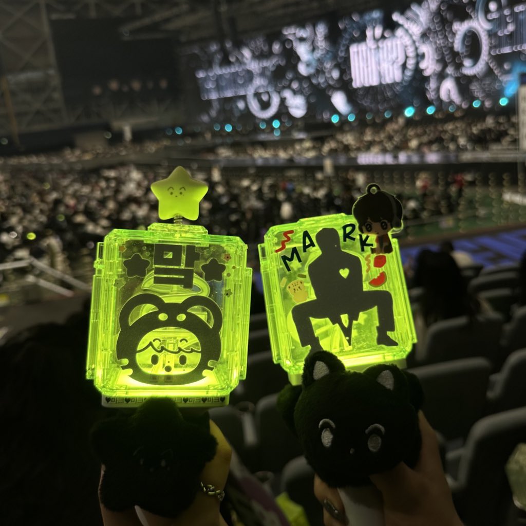 moolmelons's tweet image. 1년됐다고?그게무슨말이야..