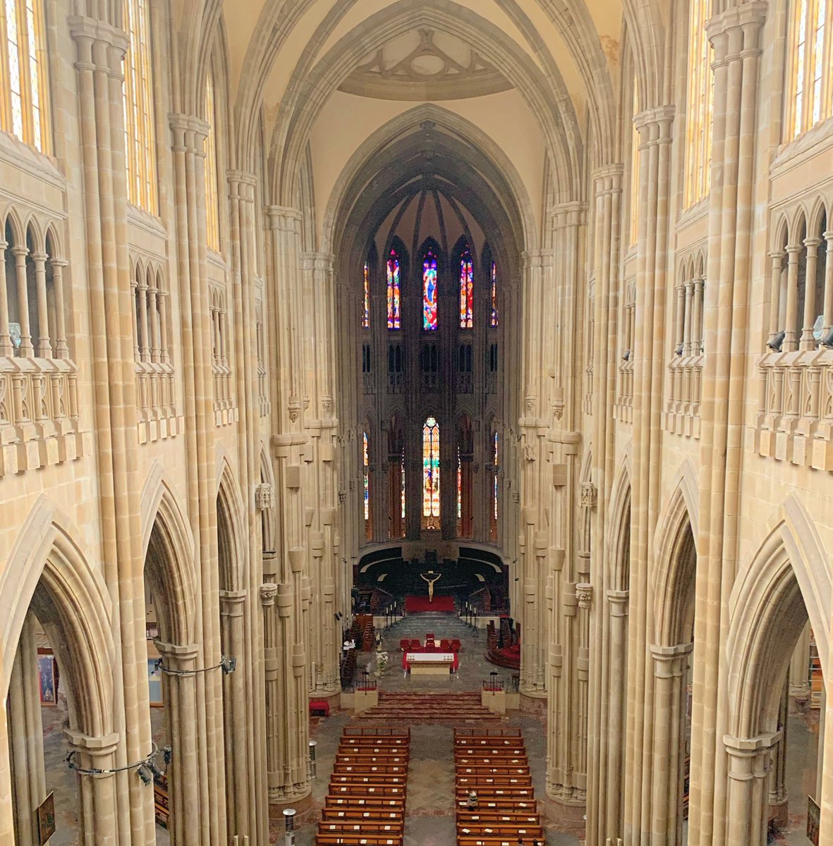 #Sabíasque el crucero de la Catedral de #MaríaInmaculada de #VitoriaGasteiz es el segundo más grande de España tras el de la Catedral de #Sevilla?
Foto: @jarbbt