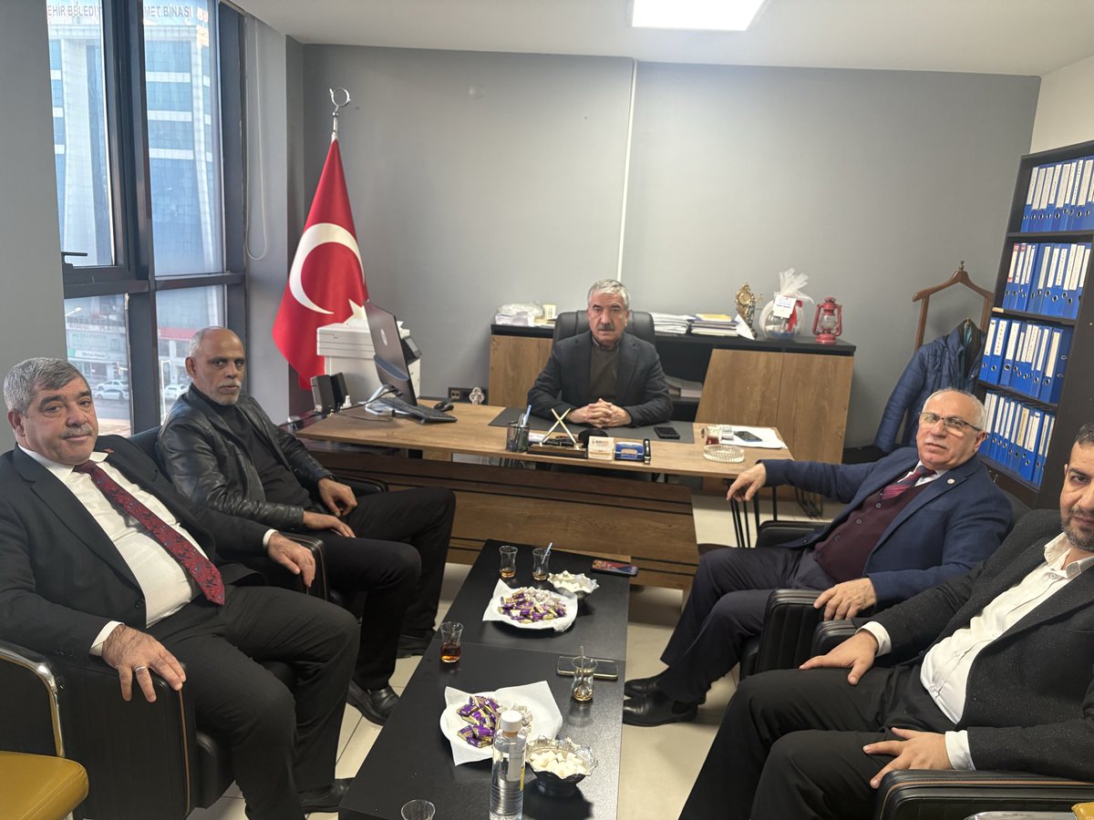 Şanlıurfa Esnaf ve Sanatkarlar odaları birliği Başkanı Sn: Şefik Bakay ve Birbirinden Kıymetli oda Başkanlarımız, Başkanımız Necmeddin Sağlam’a Hayırlı olsun ziyarinde Bulundular. Bu nazik Ziyaretleri için kendilerine Teşekkür ederiz.