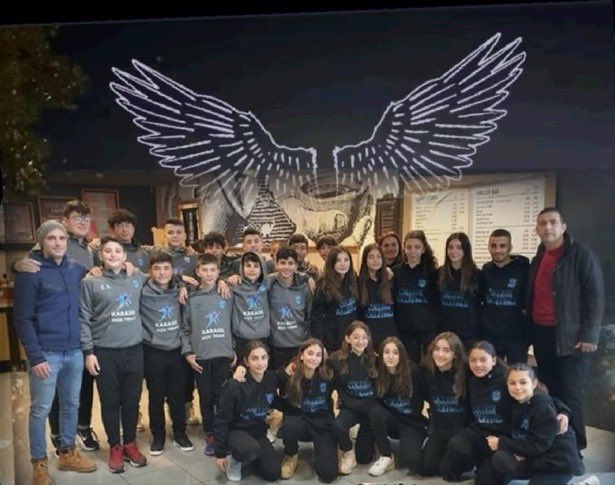 Çocuk katilleri, Adıyaman'da serbest bırakıldı, bugün. 
Ha misafirin çayına arsenik katmışın ha bu otelde misafir yatırmışın.
Bugün harcına deniz kumu katanlar serbest bırakıldı.
Artık adalet misafir!
Ve karar diyor ki; isias otelin harcında arsenik yoktur...
#isiasortakdavamız