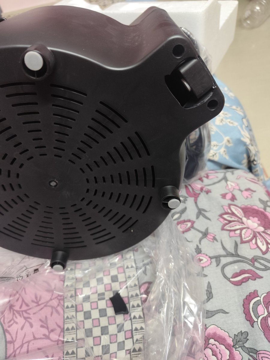 NPREMSAGAR's tweet photo. I received the product in a damaged condition and the packaging was extremely dirty and unhygienic &amp;This is not acceptable and does not meet Flipkart’s quality standards @flipkartsupport @Flipkart @FlipkartStories OD336535988385342100 https://t.co/JlBEICdN7Y