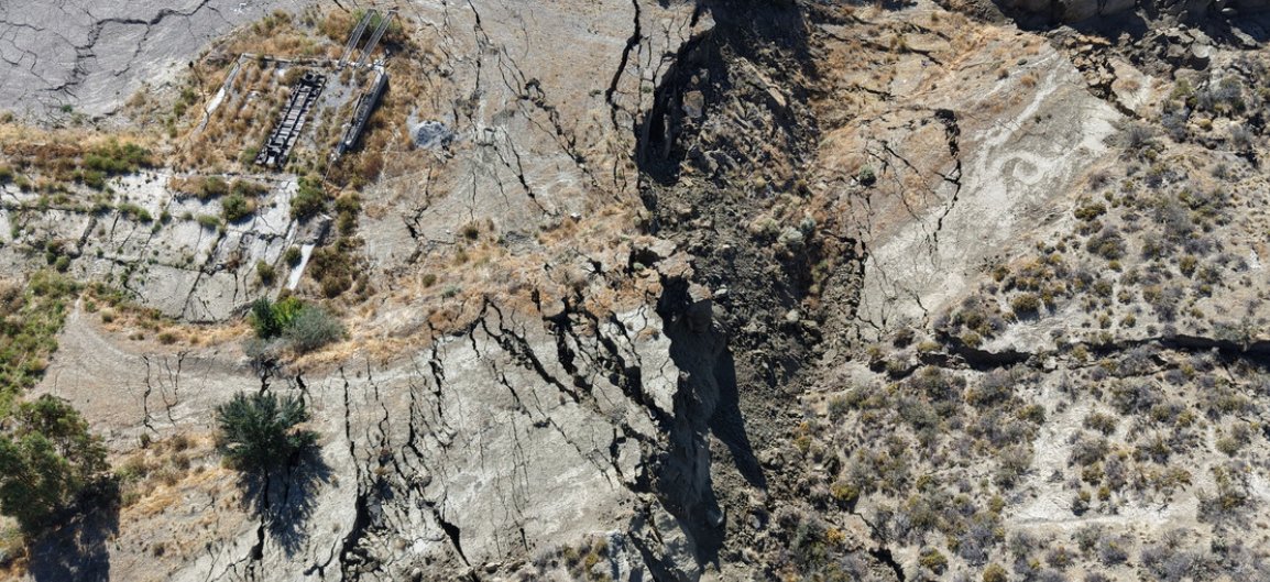 #Chubut Alerta en Comodoro Rivadavia: evacúan otro barrio por riesgo de más deslizamientos

lateclapatagonia.com.ar/96061- a través de <a href="/teclapatagonia/">La Tecla Patagonia</a> 

<a href="/otharmach/">Othar Macharashvili 🤠</a> <a href="/NachoTorresCH/">Nacho Torres</a>