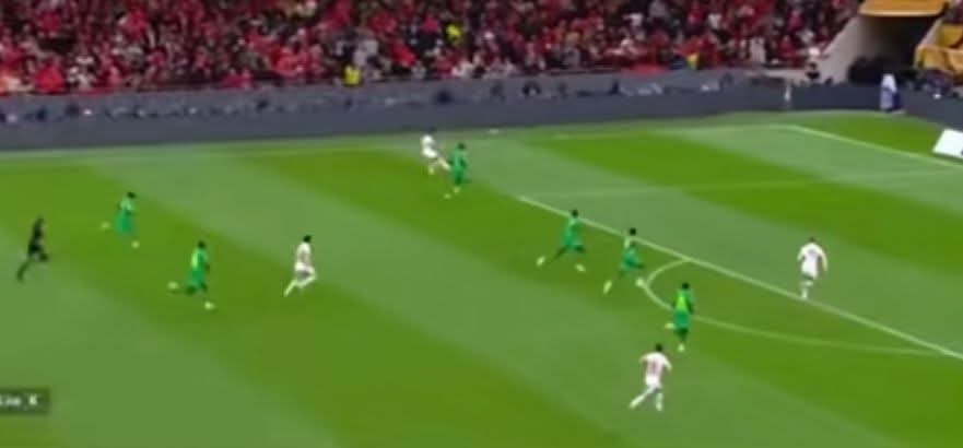 Talla_6C's tweet photo. @Lahcenhaddad Vous oubliez deux situations qui ont précédé le corner. Le but valide refusé au Sénégal sans même consultation de la VAR et le hors jeu flagrant juste avant le corner. Sans ces deux événements, on ne peut pas comprendre le reste https://t.co/Slzyai3Xvj
