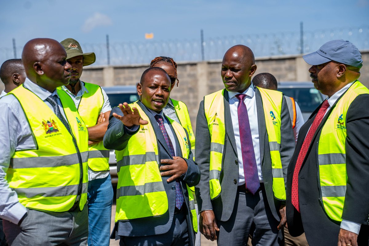 AfDB_Group's tweet photo. The @AfDB_Group’s new Executive Director for Eastern Africa, Ronald Justin Cafrine, visited Kenya, meeting senior officials on youth employment, higher education and poverty reduction, and reaffirmed AfDB’s continued support to the government. https://t.co/1bpTAn81BG