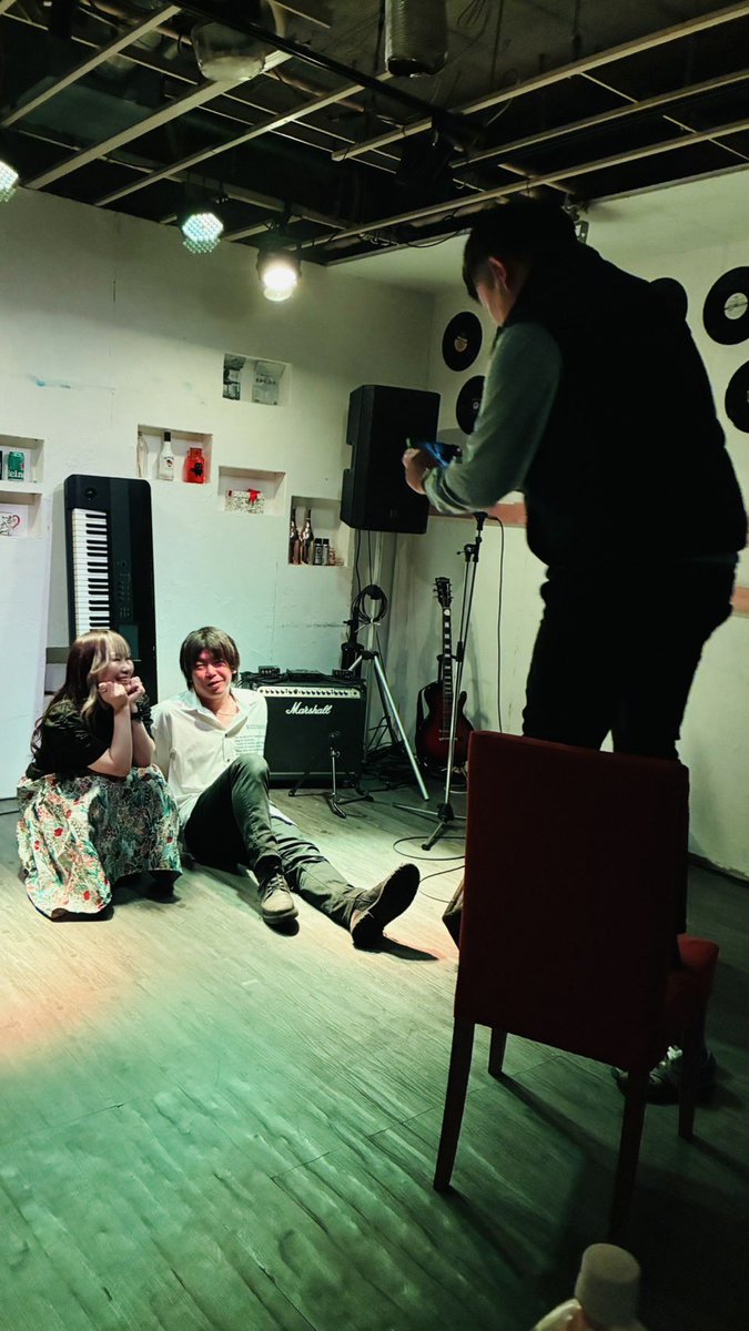 kensinging's tweet image. 今日はflu-waアー写撮影でした📸
@築地口バナナ喫茶

KITA坊主BANDのVo.KITA坊主さんと、Ba.よっしーも一緒にご参加頂き、皆で楽しく撮影出来ました🎵

それぞれの撮影も行えて有意義でした✨

よっしー色んなアイデア頂きながら、撮影ありがとうございました‼️🙇‍♂️

KITAさんもオフショット素敵でした🙏