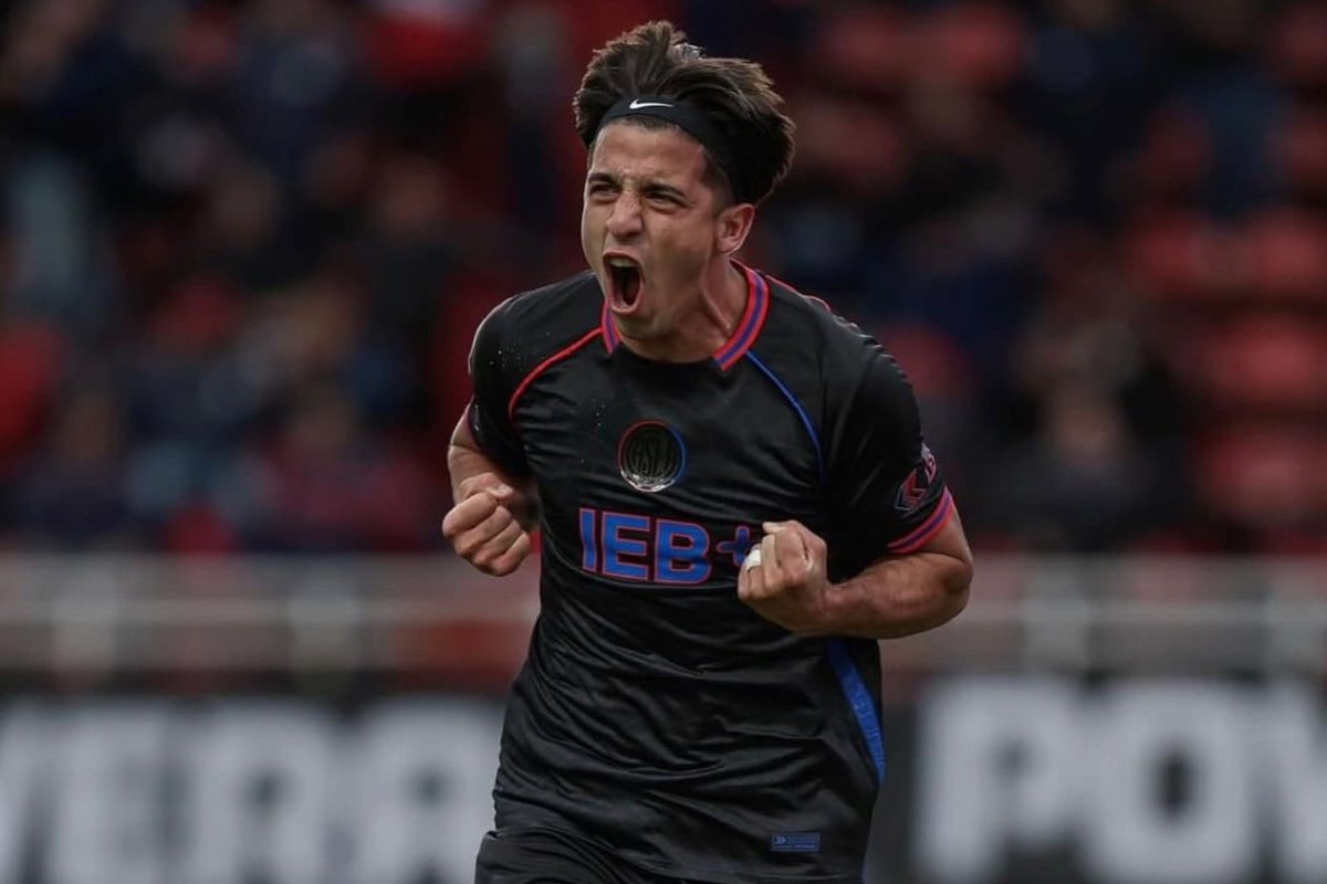 DSportsRadio's tweet image. 🗣️ "A mí, Cuello en Almagro me gustaba. Ha crecido bastante, este año pasado el DT de San Lorenzo lo ubicó mejor. Es un jugador interesante, me gusta. Es intenso, es el primer defensor del equipo. Ayuda muchísimo con su recorrido"

⚽ Carlos Alberto Yaqué, emblema de Almagro, en…