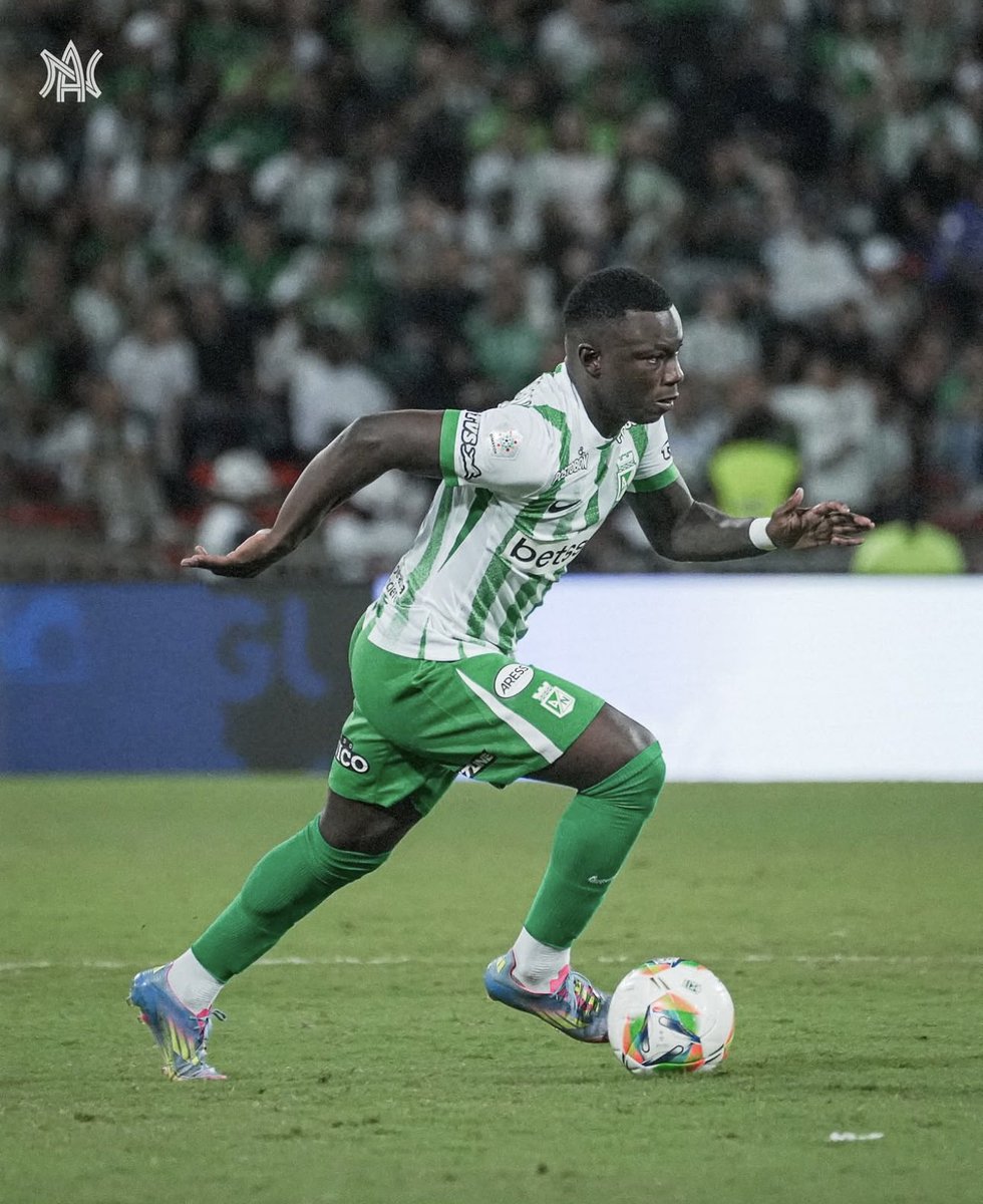 futebol_info's tweet image. ⚠️ AGORA!

Vasco dá 'chapéu' no Boca Juniors e encaminha a contratação do atacante Hinestroza, do Atlético Nacional.

O colombiano estava de malas prontas para ir para o clube argentino, mas o Cruzmaltino atravessou o negócio e vai pagar 5 milhões de dólares (R$ 27 milhões).

O…