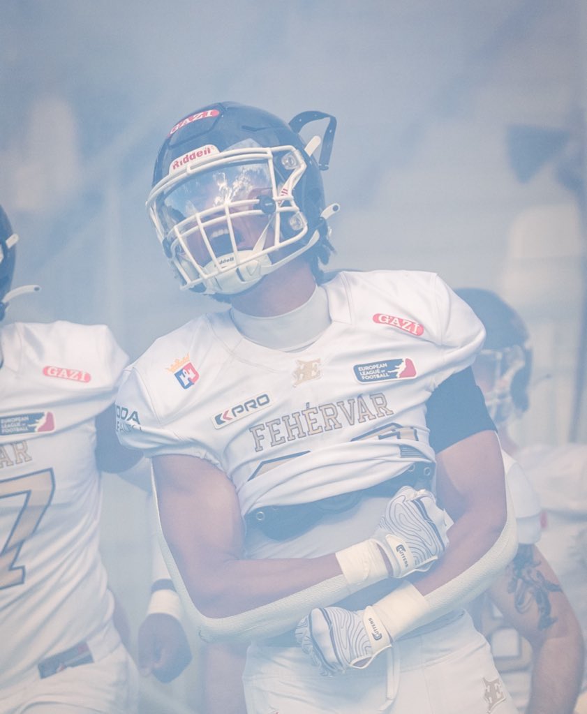 Miles Butt 6’2 210lbs tweet media