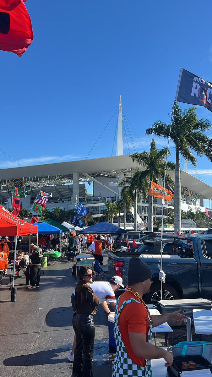 Tailgating vibes are perfect 🙏🙌
