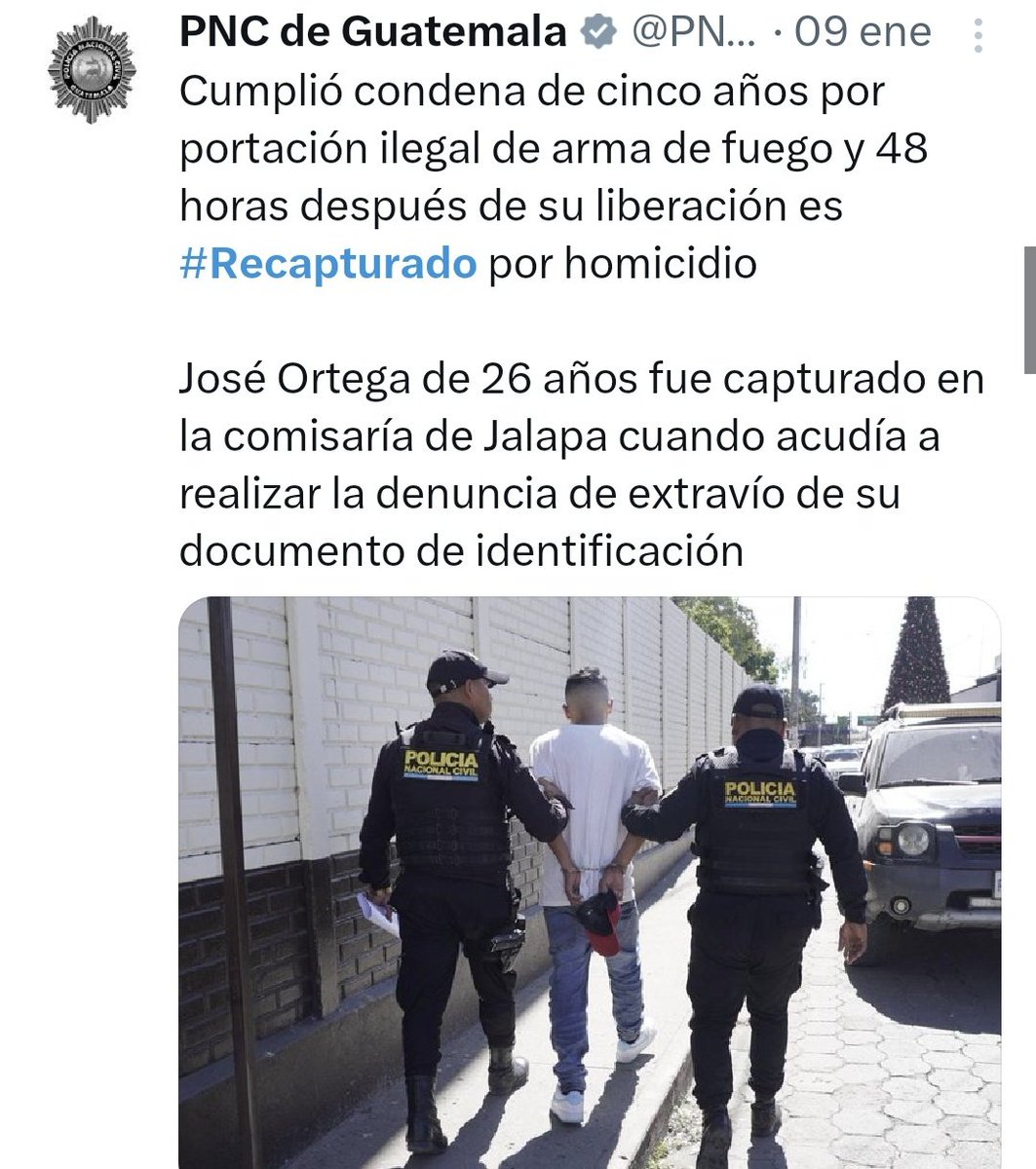 aalvasol's tweet photo. Estas son solo algunas noticias del último mes.
La PNC gasta tiempo y recursos en recapturar porque los jueces se encargan de liberarlos al segundo.

Aquí quien no está cumpliendo no es el Presidente, porque han hecho operativos en el Gallito y zona 18.
#Recapturado https://t.co/SgmFbbw07n