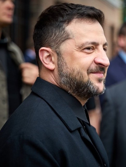 JCahayaZWH's tweet image. He stayed when he could've easily taken the ride out.

He stayed when there were numerous attempts on his life.

He has persevered for nearly 4 years straight &amp;amp; hasn't wavered for a second.

His dedication to his people is unmatched.

❤️

#ZelenskyyWarHero all day every day ❤️‍🔥👑