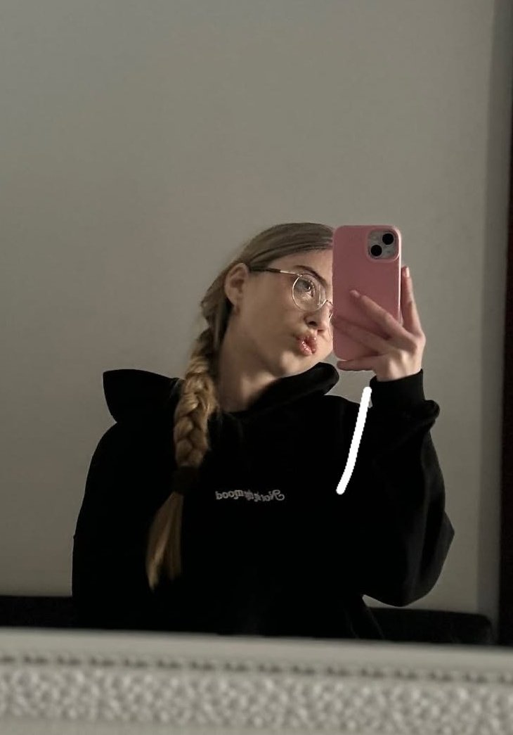 Dasha 💕 tweet media