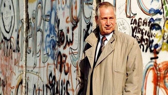 19 января 1923 г.родился Маркус Вольф - немецкий антифашист, коммунист, глава внешней разведки ГДР в 1958- 1986 г.г., генерал-полковник , Герой Труда ГДР … «человек без лица» Одна из сильнейших разведок