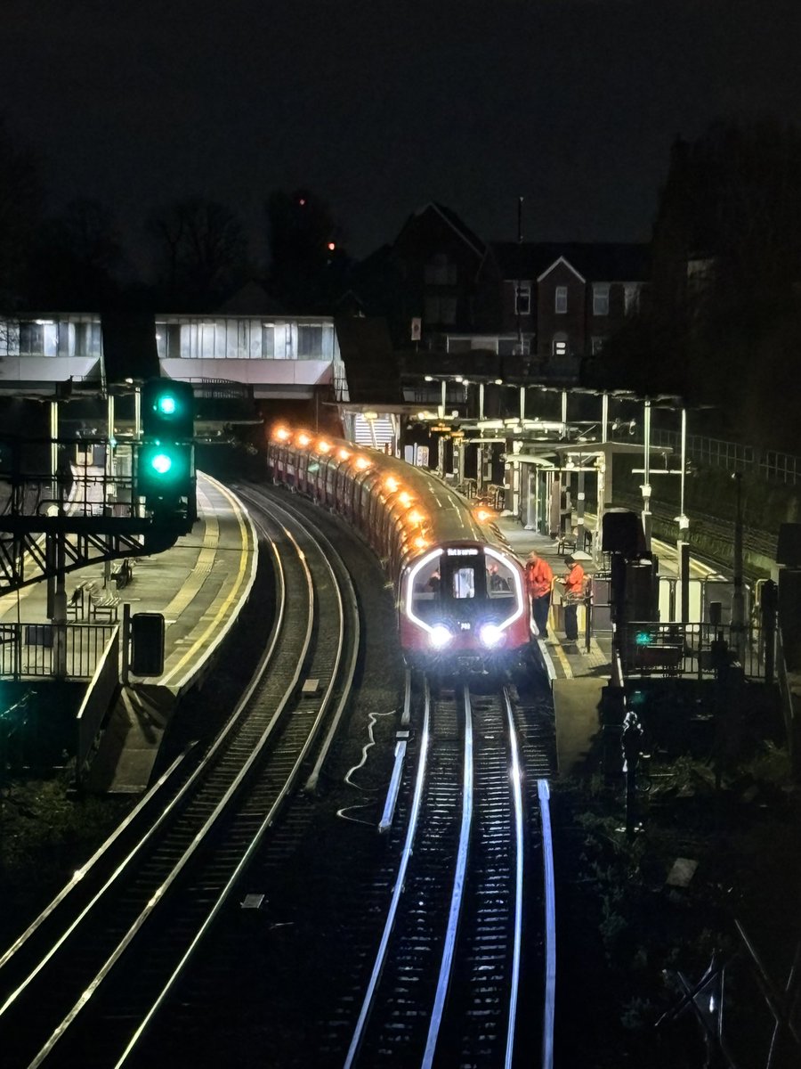 LTransport65's tweet photo. This weekend saw the entire Piccadilly Line closed to allow for the testing of the new 2024 Stock to take place

The new units are very good looking, particularly with at night with the unique light designs, and can be seen here at Acton Town and South Ealing https://t.co/OzQ2t8uled