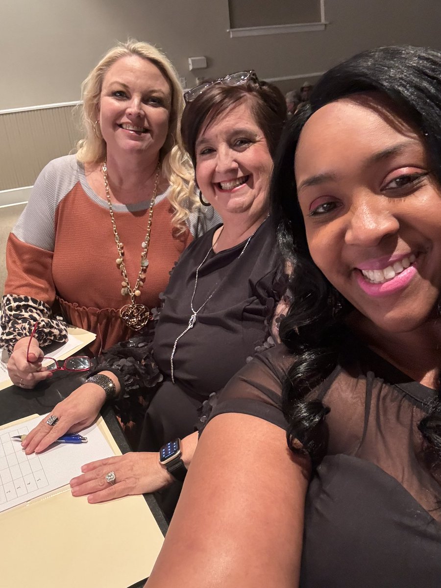 futuretalkshow's tweet image. #PageantJudge
What a time I had driving to Alabama and judging the Tiny/Little/Young Miss Pageant at Sweet Water High School in Thomasville, Alabama. There was nothing but beauty, grace and excellence on stage and I am so proud of our young ladies! 👏👏