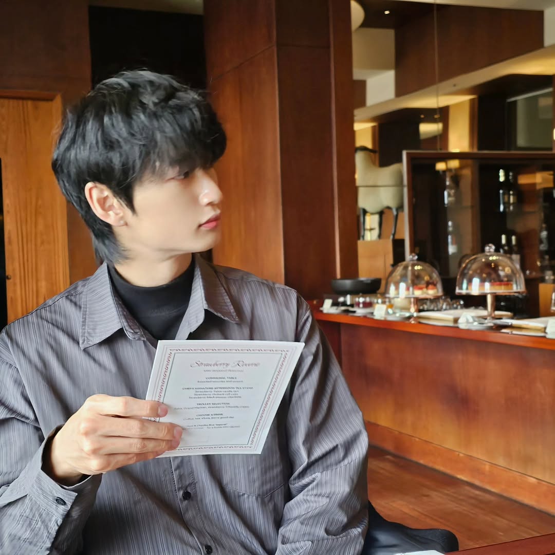 kimtaedongbr's tweet photo. [📸]Atualização de Taedong no instagram @//tae____dong (1/3)

"🍓 " 

#OMEGA_X #오메가엑스   #TAEDONG   #태동 #iykyk  @OmegaX_members   @OmegaX_official https://t.co/WbcOWtq5gm