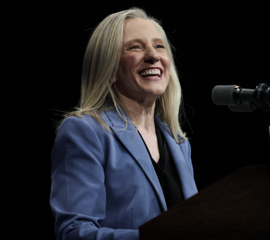 funder's tweet image. 🔨 YOUNGKIN’S LEGACY: DELETED. Gov. Spanberger didn't waste a second. On Day 1, she signed 10 executive orders that started to dismantle the GOP agenda in Virginia. She voided the police/ICE mandate and brought back DEI. See her moves here: dworkinsubstack.com/p/kristi-noem-…