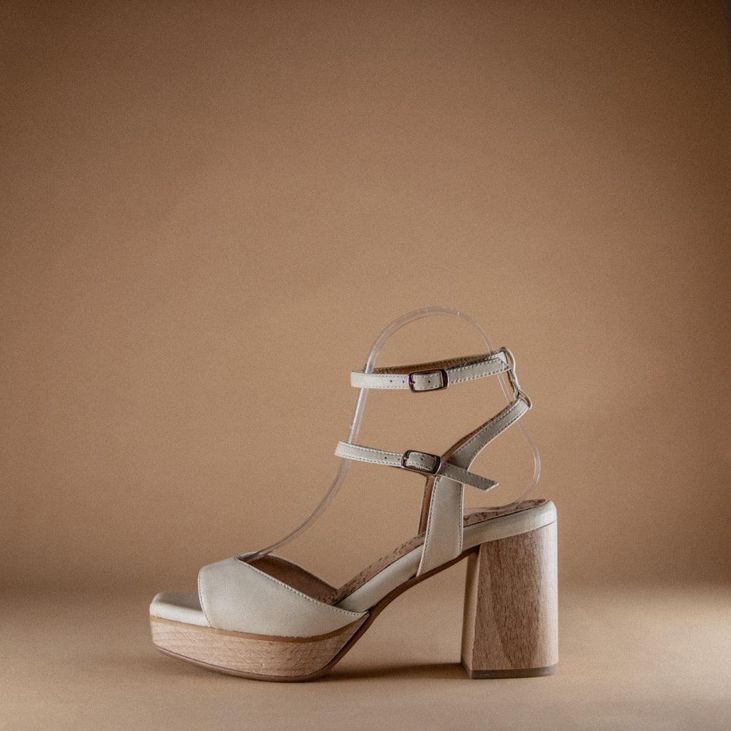 bhavastudio's tweet image. Step into a world where luxury meets conscious living! 🌿👠 Meet The LOLA by BHAVA - a masterful blend of elegance and comfort, with eco-friendly flair. Each sandal is handcrafted in Spain. Elevate your style, guilt-free. #VeganLuxury #BHAVA #StepIntoComfort #LolaPlatformSandal