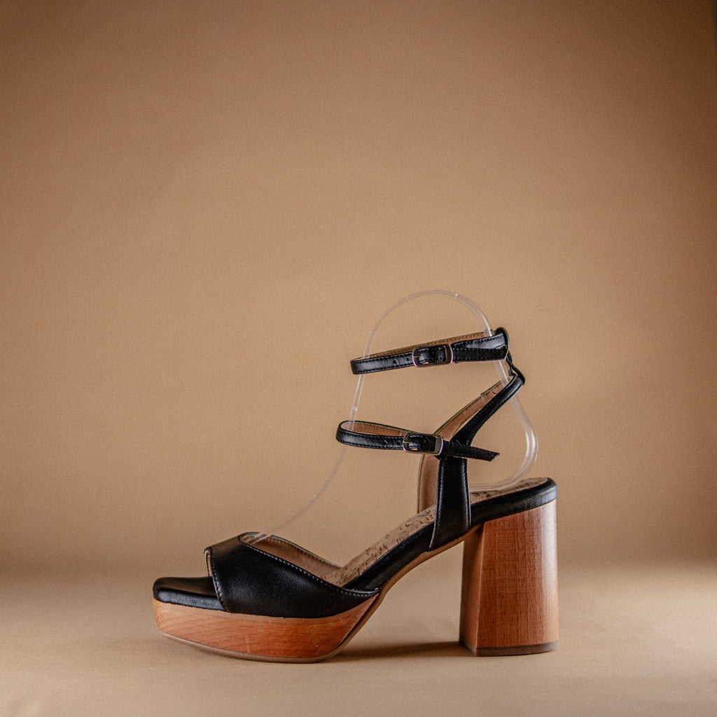 bhavastudio's tweet image. Step into a world where luxury meets conscious living! 🌿👠 Meet The LOLA by BHAVA - a masterful blend of elegance and comfort, with eco-friendly flair. Each sandal is handcrafted in Spain. Elevate your style, guilt-free. #VeganLuxury #BHAVA #StepIntoComfort #LolaPlatformSandal