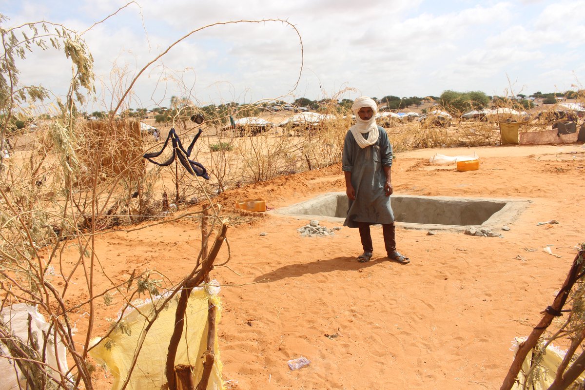 « Avec cet espace, je cultive, je vends et je subviens aux besoins de ma famille. » — Mahamad, 35 ans, réfugié malien.

Avec une bassine d'eau et un petit terrain, ce père de famille a transformé un sol aride en une véritable opportunité à Tahoua.