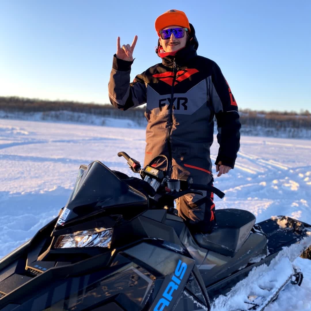 ShredShades's tweet image. Winter doesn’t slow us down. It sharpens us.
😎🥶🤘

#shredshades #shredeverything #sunglasses #outdoors #snowmobile